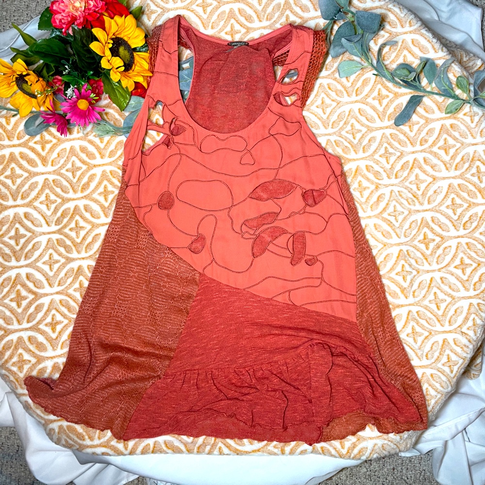 🎉HP🎉 Women’s Gimmicks by BKE Pieced Tank Top
